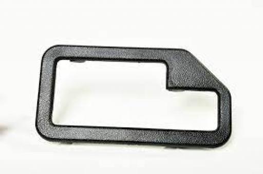 Moldura macaneta scania 113 - lado direito interno moderno - Código 5620-1-1